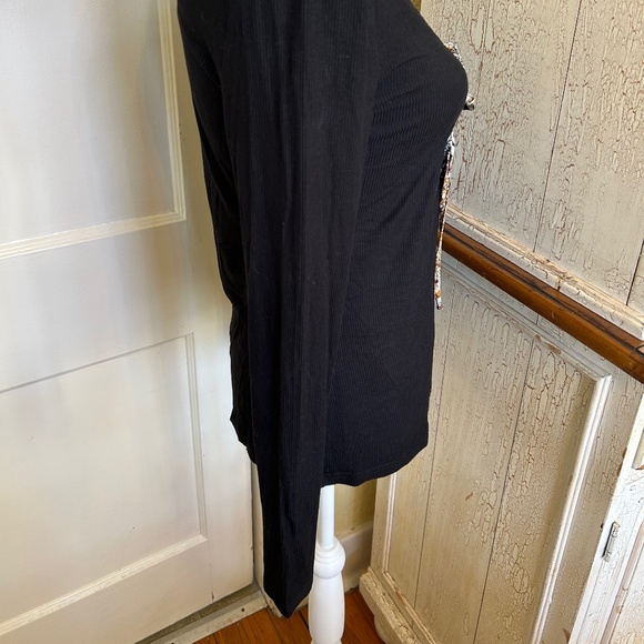 Gimmicks by BKE Black Top - Picture 8 of 11